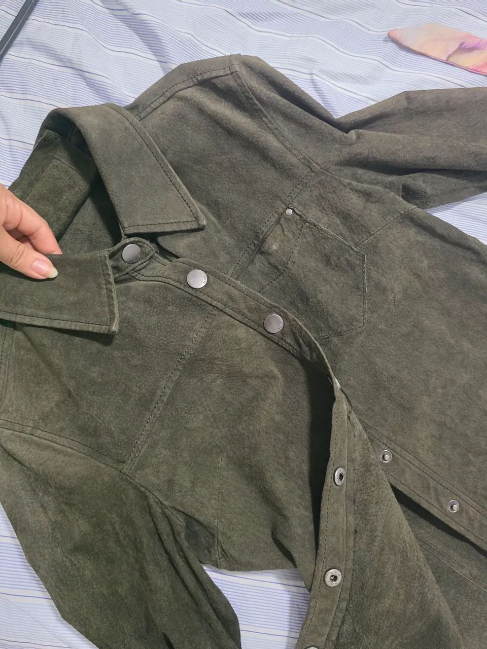 Camisa couro legítimo Ellus .tam M. Verde 