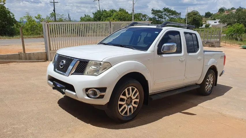 Nissan Frontier SL CD 4X4 2.5TB DIESEL AUT 2014