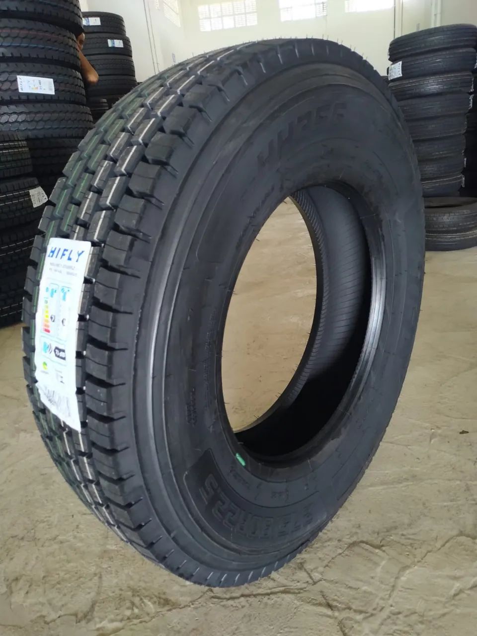 PNEUS HIFLY BORRACHUDO 275/80R22.5 - Foto 2
