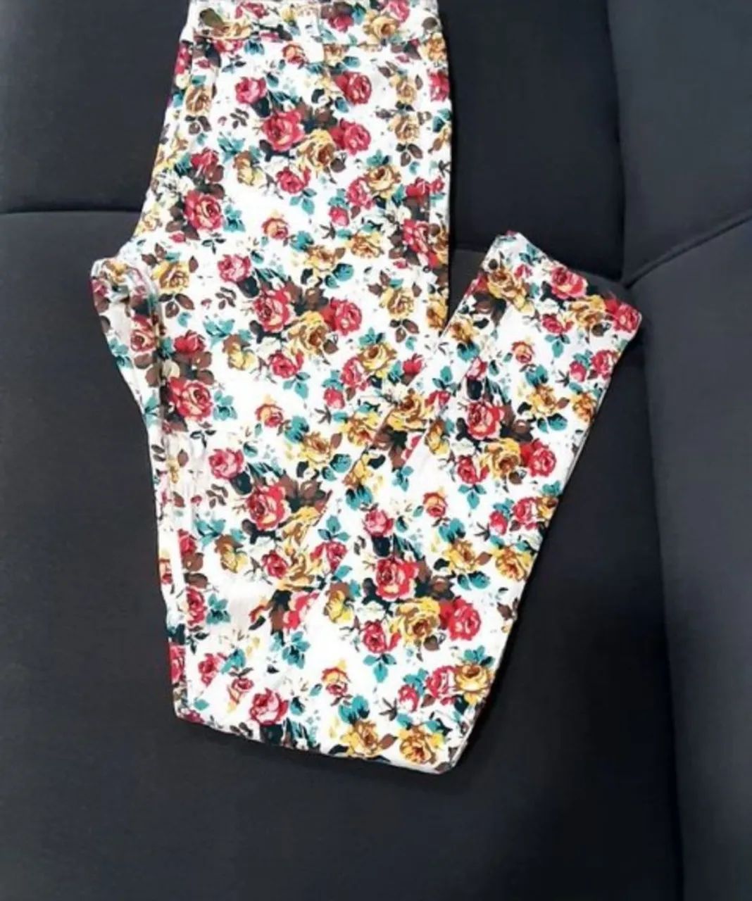 calça floral pop me justa reta tam.40