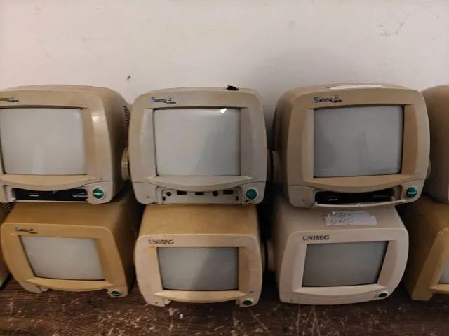 lote de 16 tv crt 10 polegadas para retro game com audio e video  - Foto 2