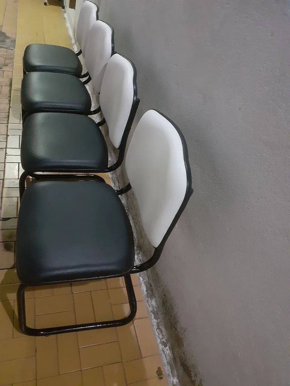 JOGO DE CADEIRAS COURINO ESPUMA INJETADA - Foto 5