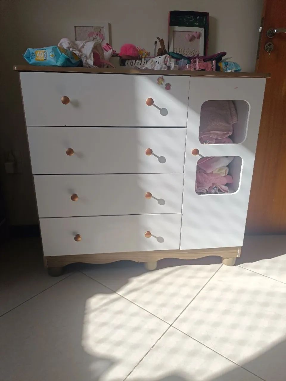 Cômoda e Guarda roupas infantil.
