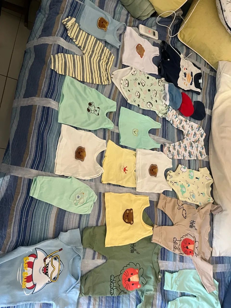 vendo roupa de bebê!