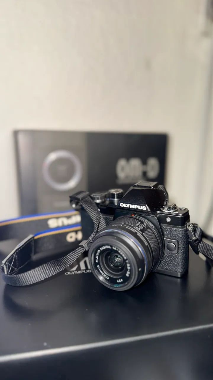 Câmera Mirrorless Olympus OMD E-M10 mark II