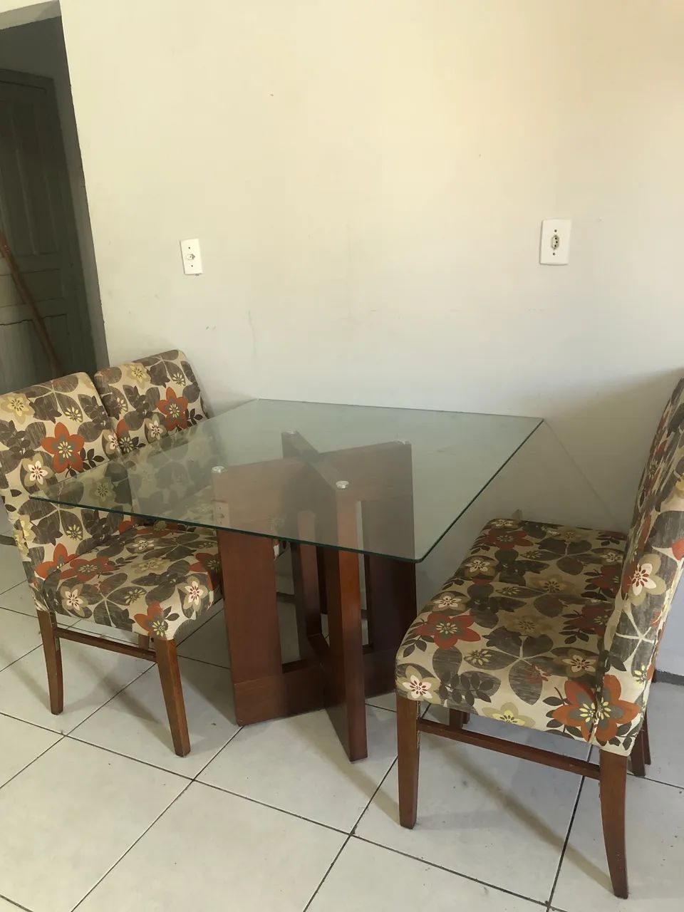 Mesa de jantar com cadeiras - Foto 2