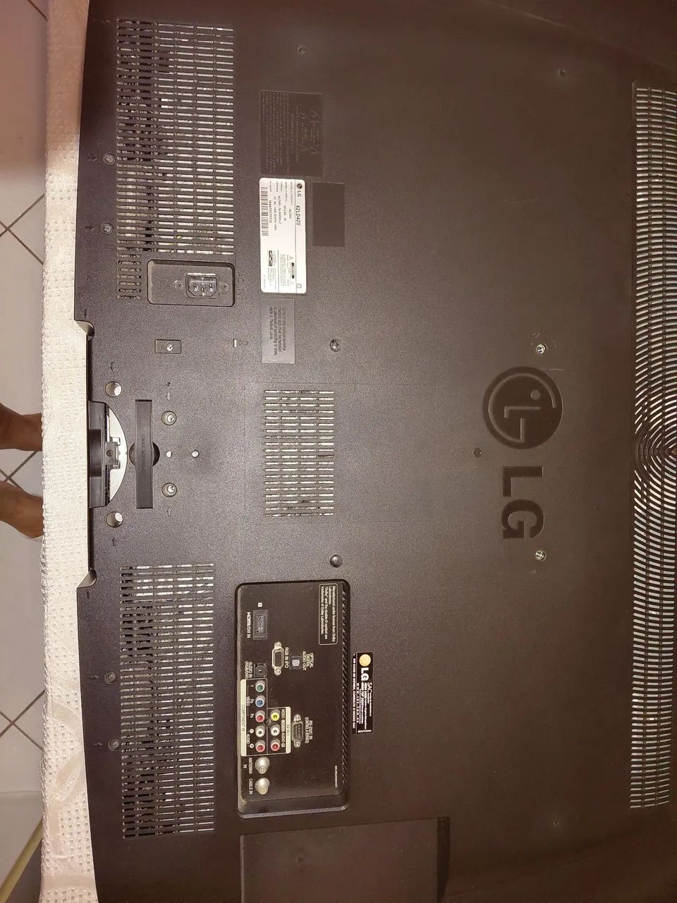 TV LG 42" Full HD Completa (Modelo 42LD420) - Funcionando Perfeitamente - Foto 2