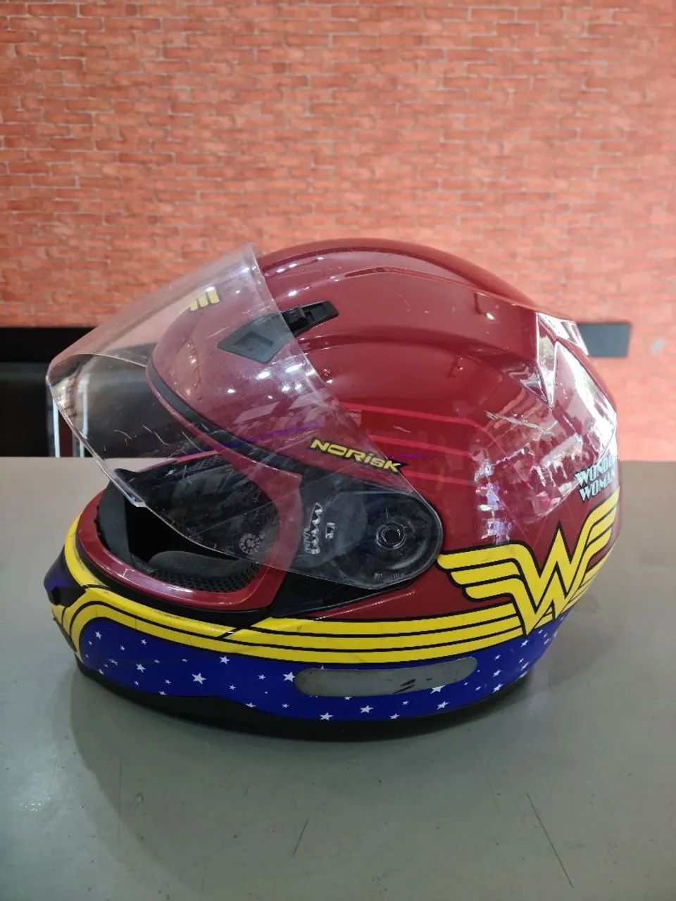 Capacete Norisk (mulher maravilha) o - Foto 4