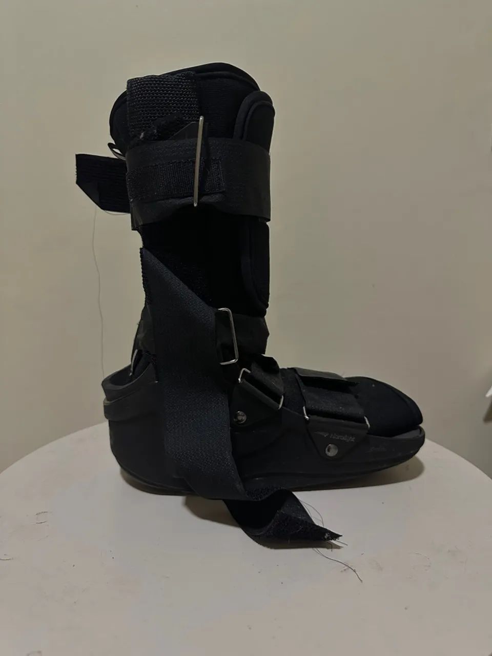 Vende-se BOTA ORTOPÉDICA. Cor preta - Foto 3