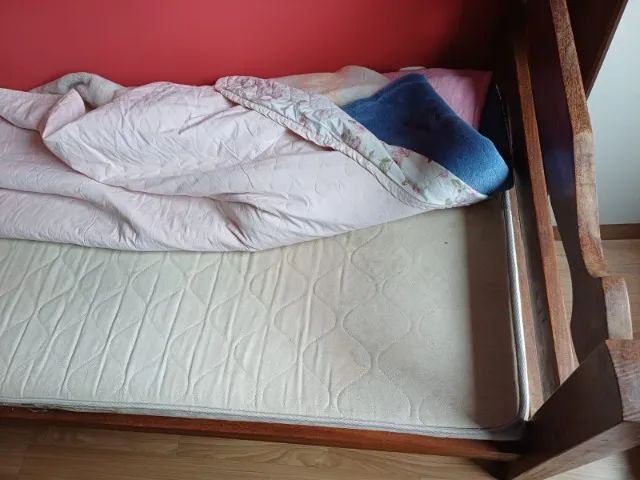 Cama de Solteiro com Colchão - é Madeira Maciça material resistente - Foto 2