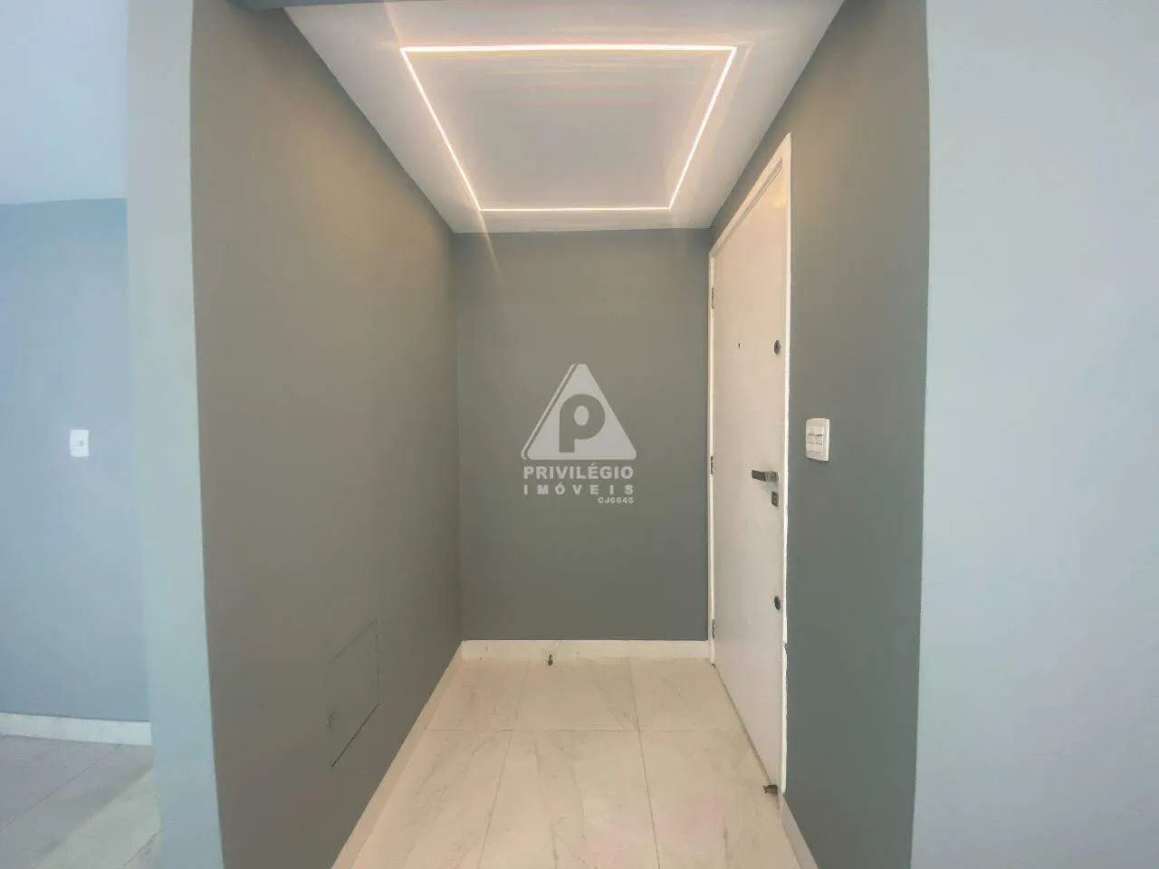 Apartamento original 3 quartos, reformado com vaga de garagem - Foto 2
