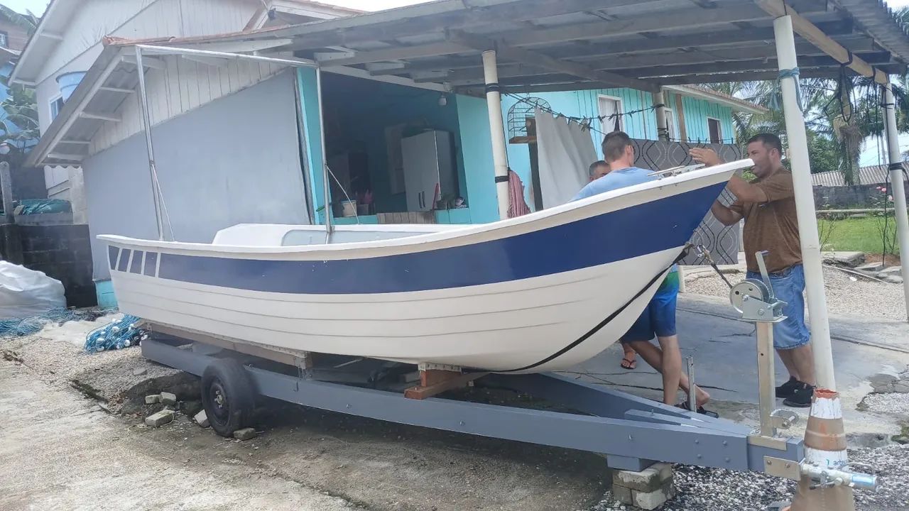 Barco de fibra zero 
