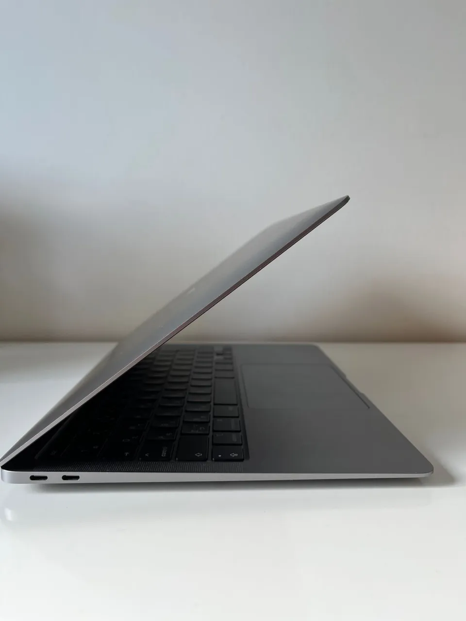 Apple MacBook Air M2 13.6