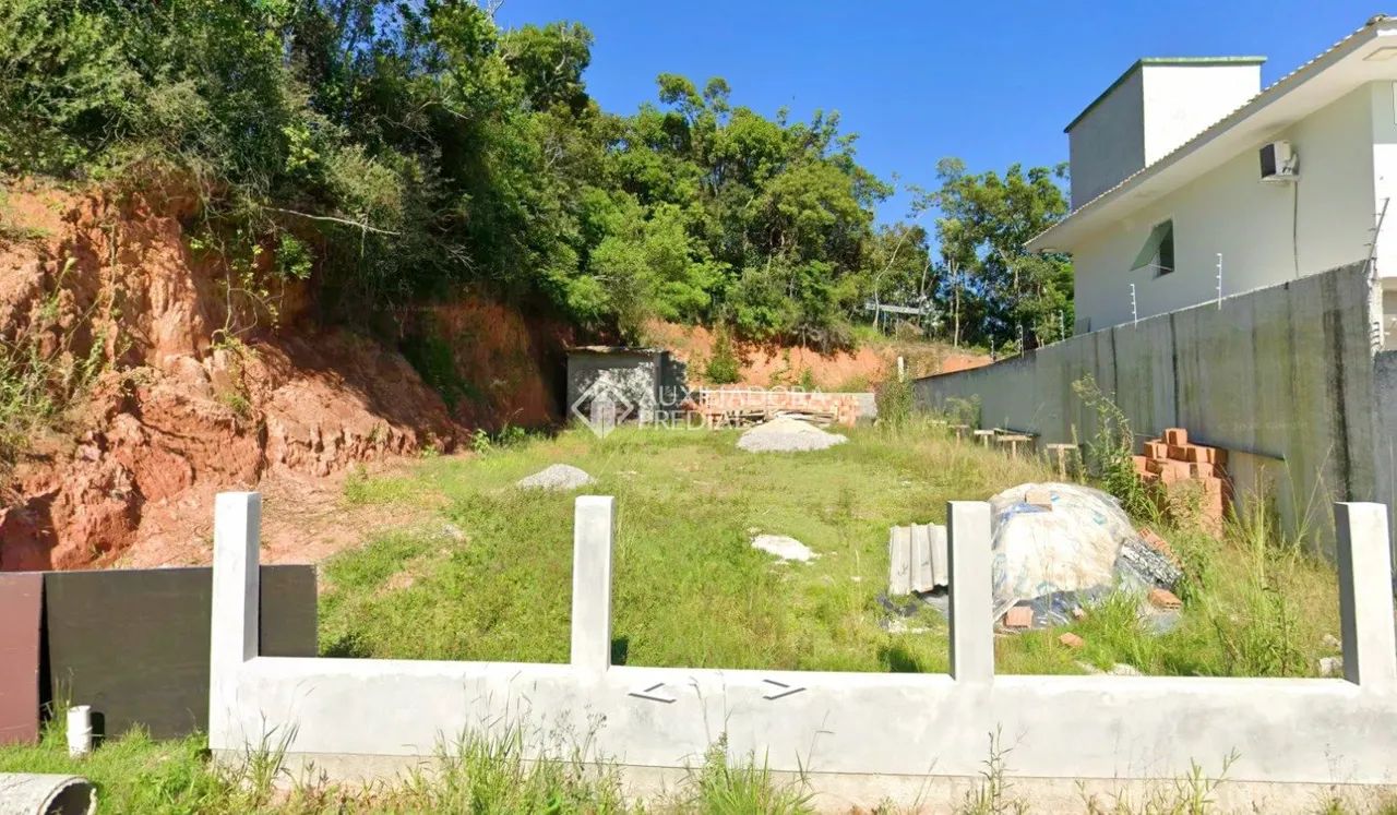 Terreno em excelente localização com benfeitorias - Foto 4
