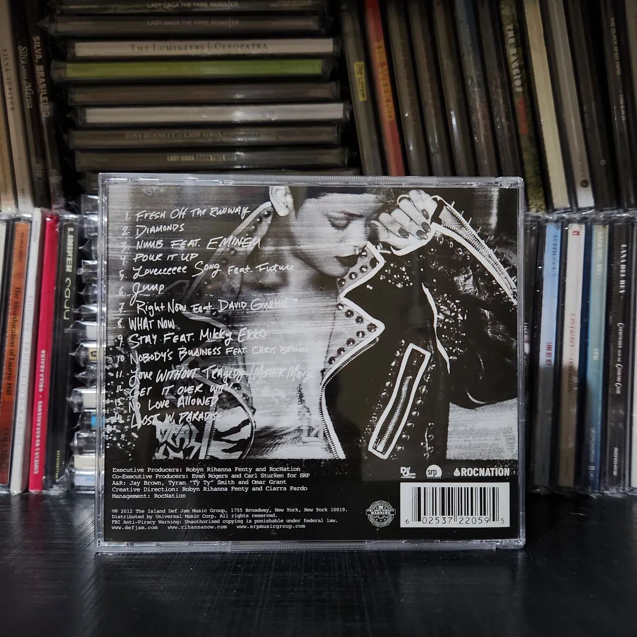 Cd rihanna unapologetic (com poster) - Foto 2