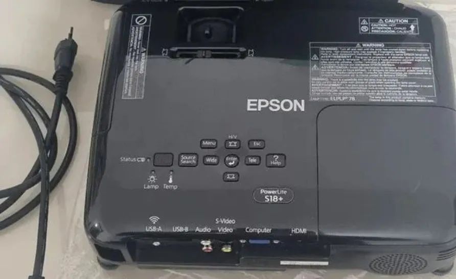 Projetor epson s18+ 