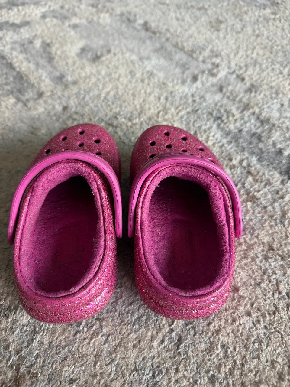 Sandalia Crocs Rosa Acolchoada  - Foto 2