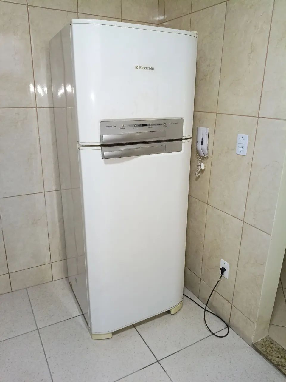 Vendo geladeira Electrolux DF46  - Foto 2