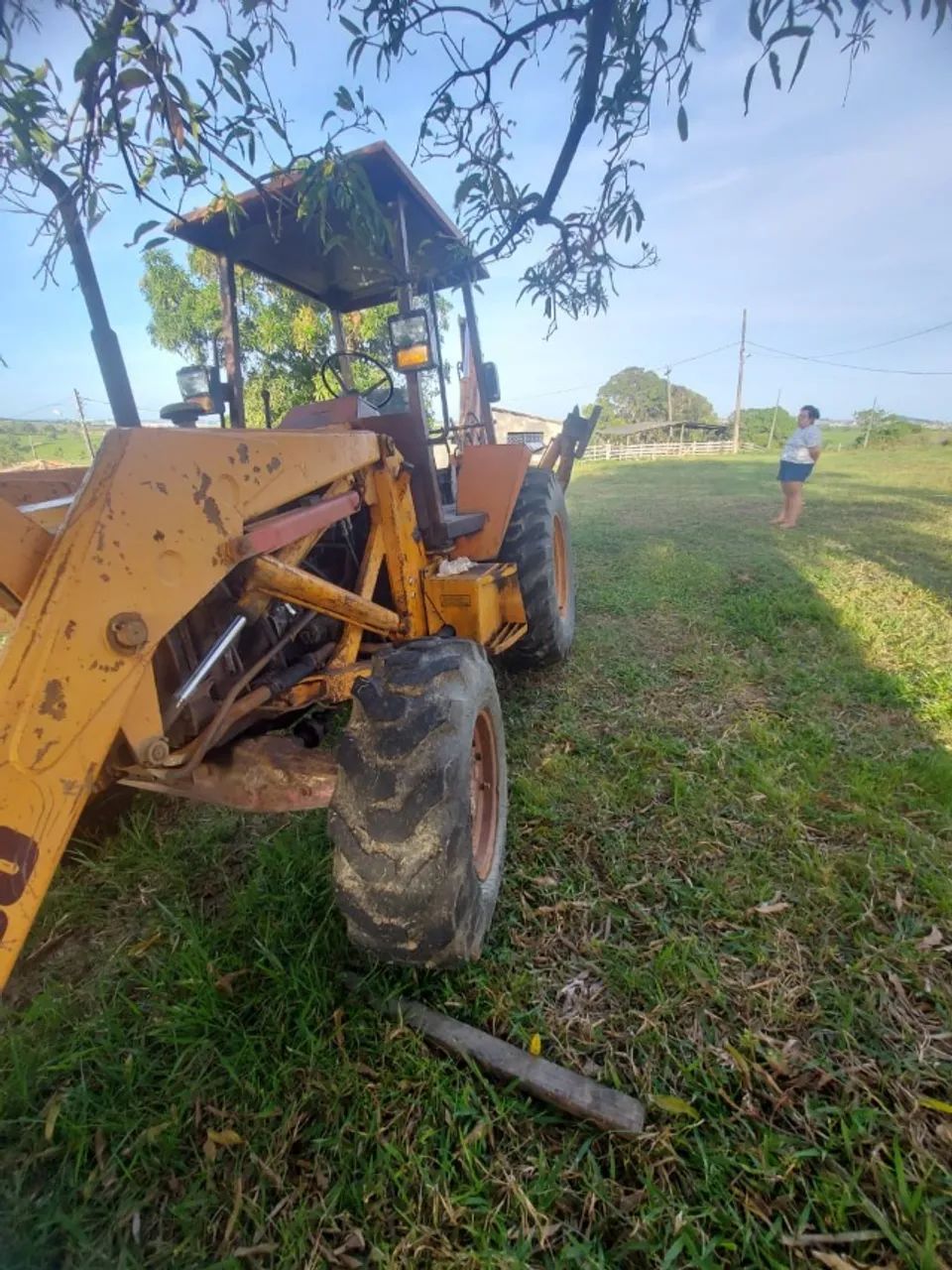 Retroescavadeira Maxion 750 4x4 - Operacional - Foto 4