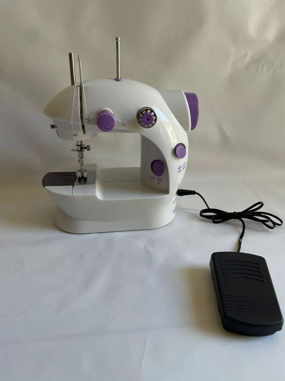 Mini Máquina de Costura/Produto Novos - Foto 4
