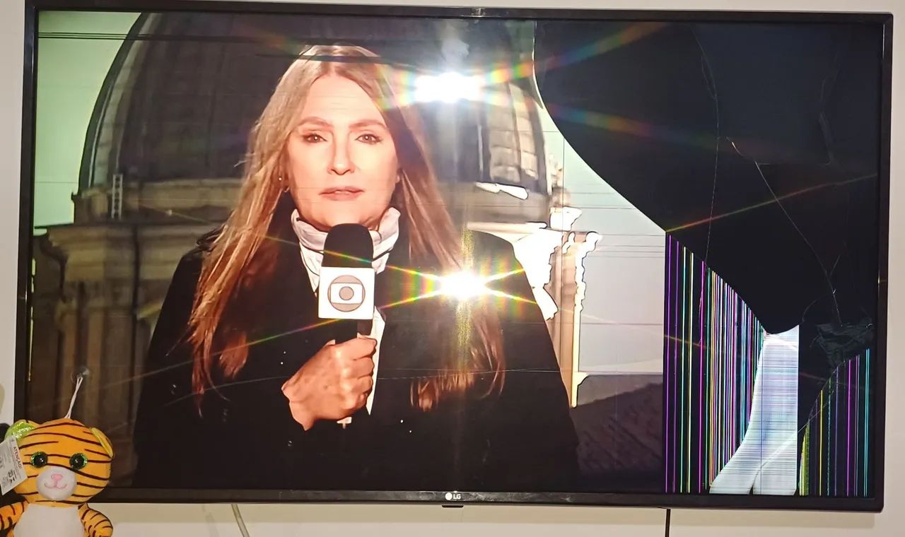 Desapego de TV LG 49'