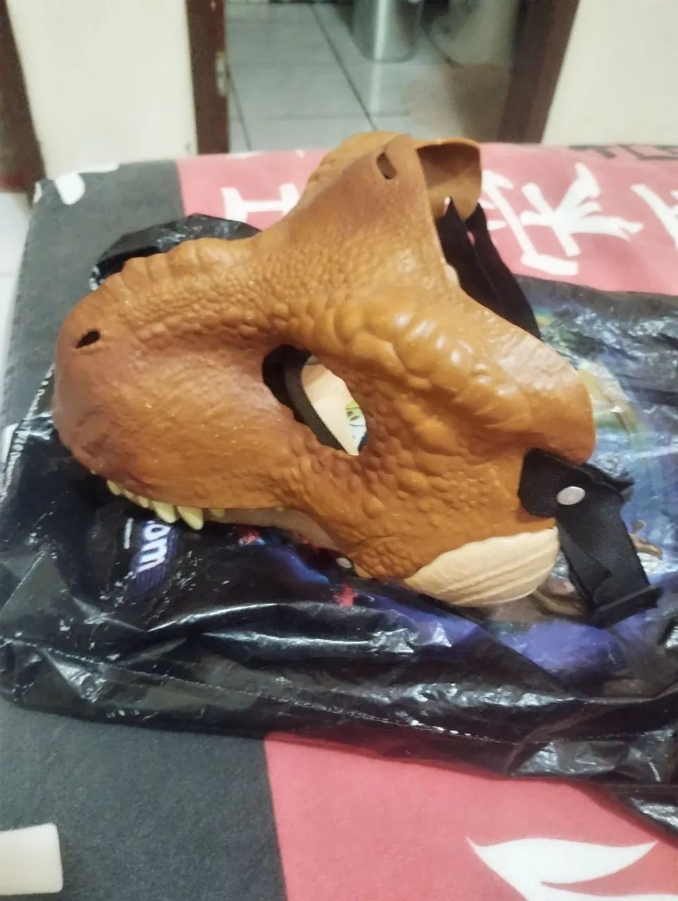 Máscara de dinossauro  - Foto 4