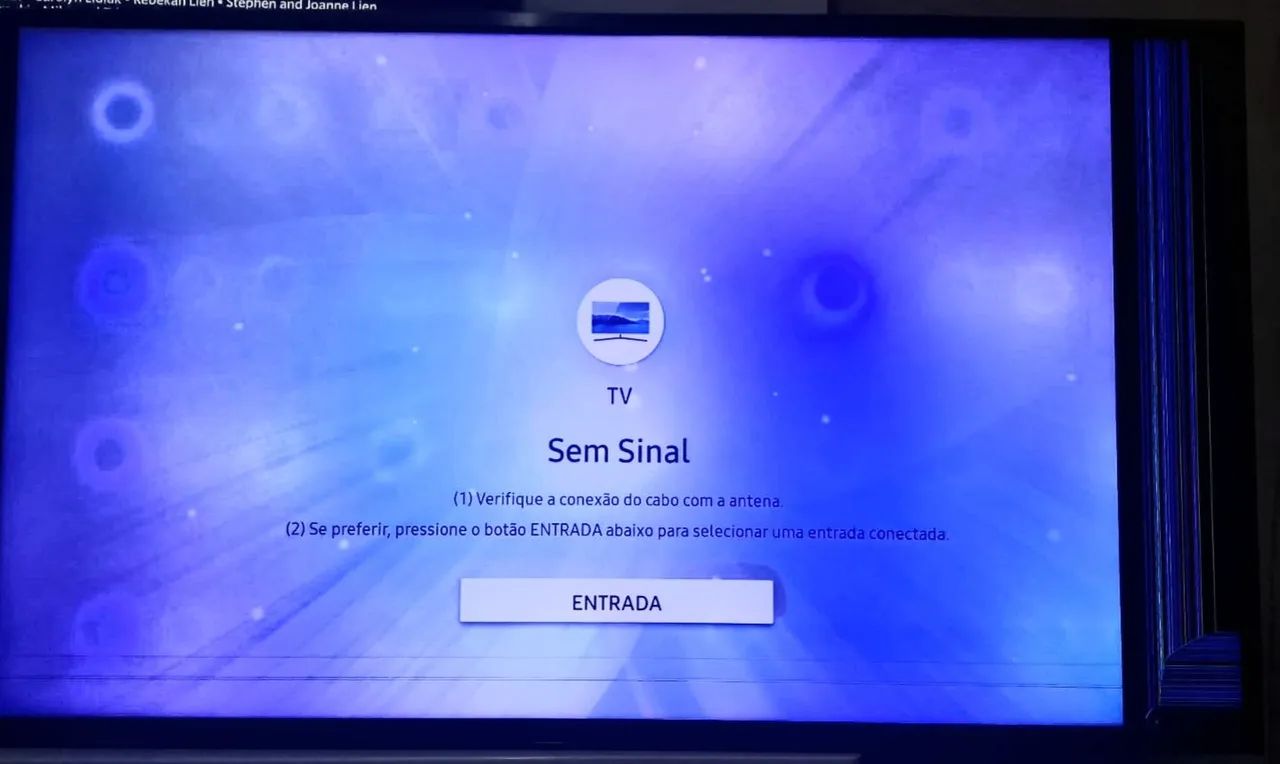 TV Samsung 4K 43 Polegadas - Faixa do lado esquerdo da tela, como se estivesse trincada. - Foto 2