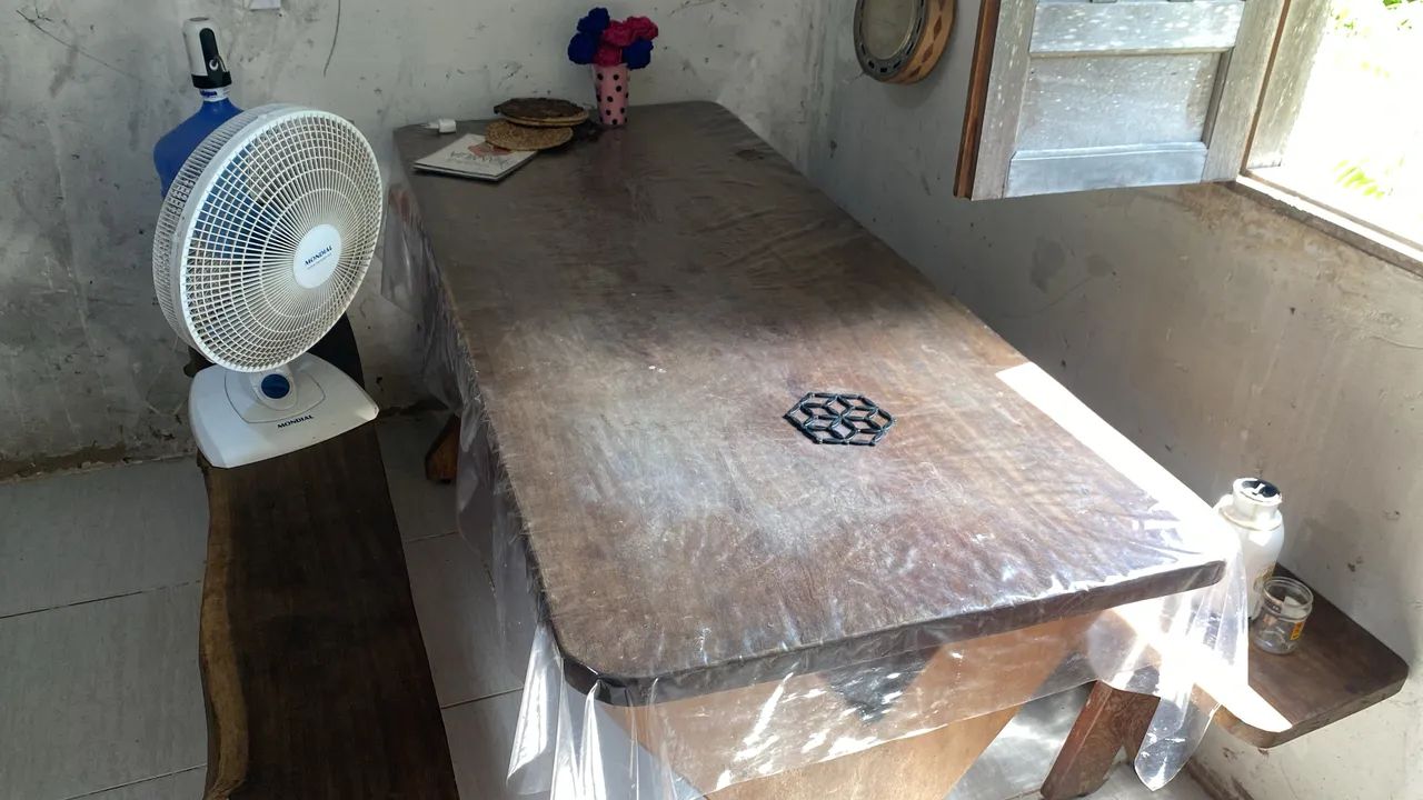 Mesa de madeira com banco - Foto 2