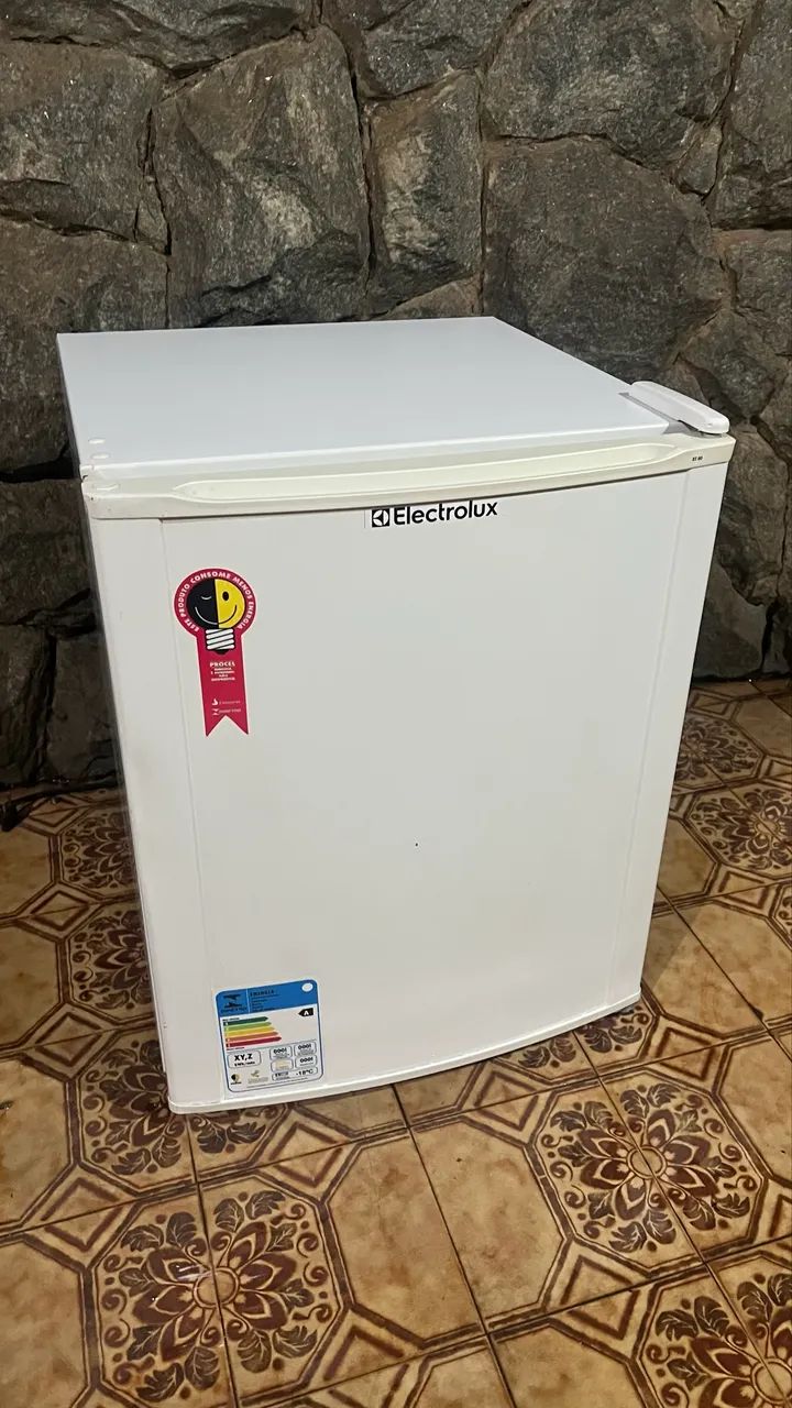 Frigobar Eletrolux 80 litros