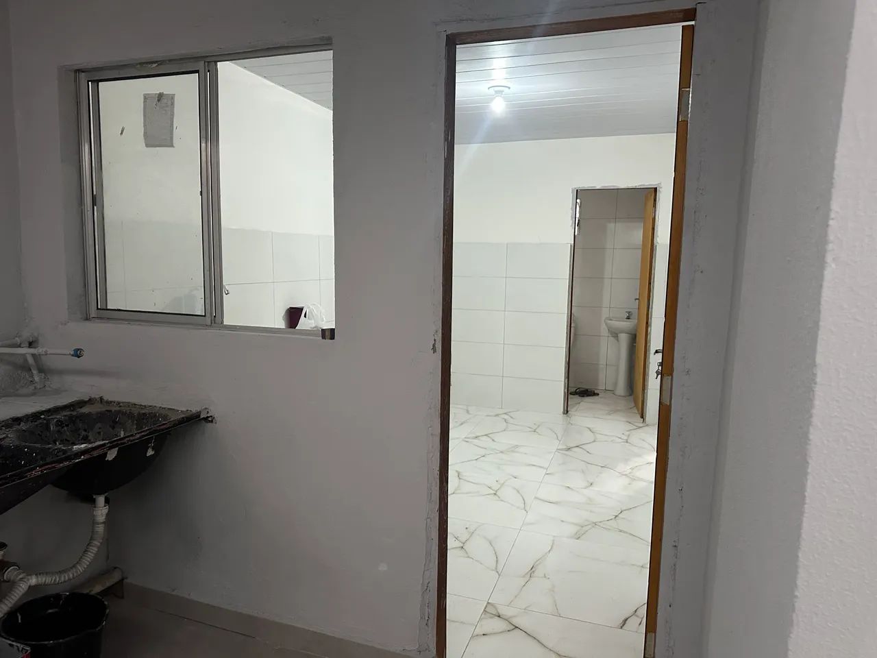 ALUGO CASA RECÉM REFORMADA PLANALTO V.V - Foto 4