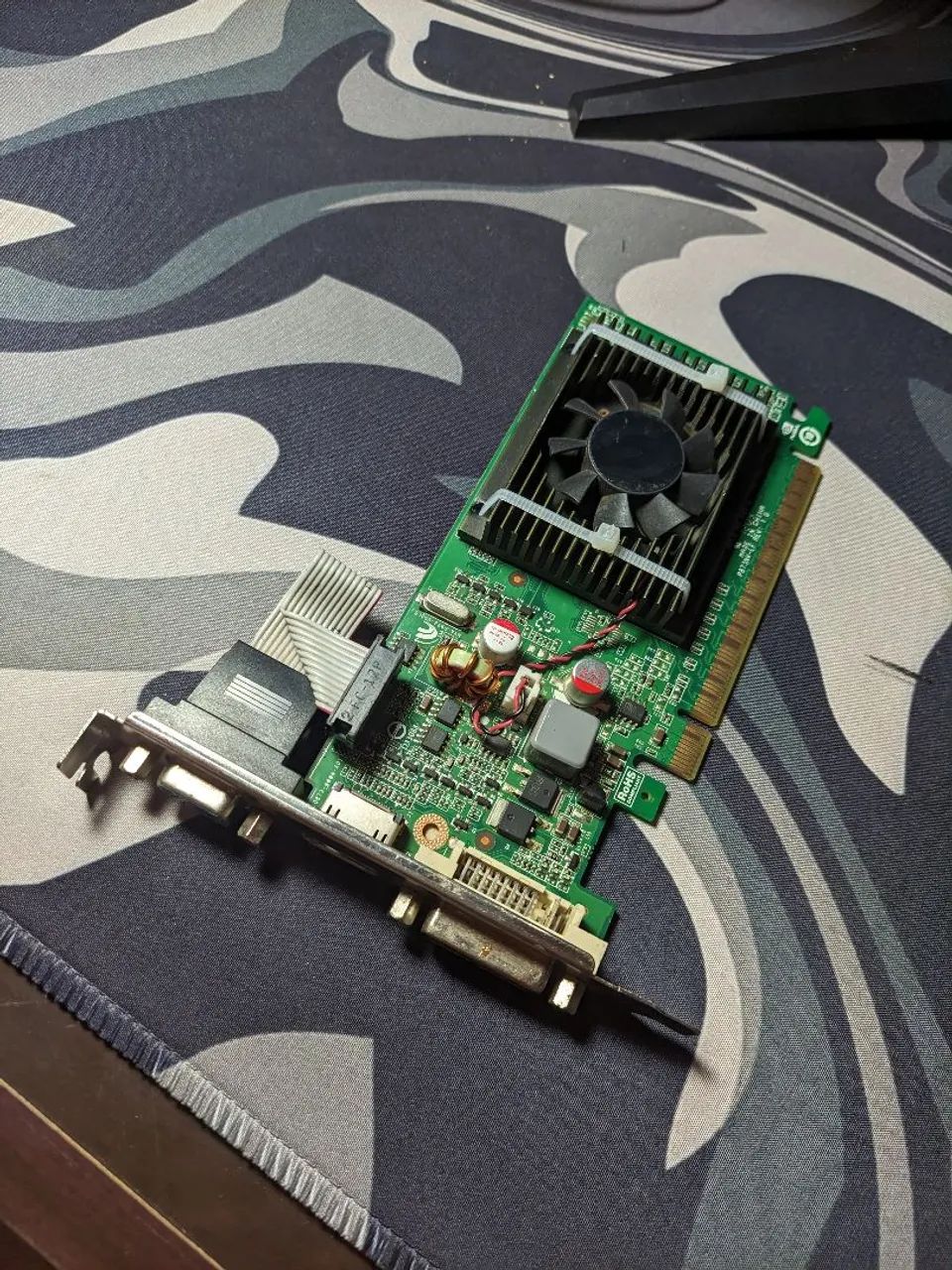 Placa de vídeo NVIDIA GeForce 8400 GS