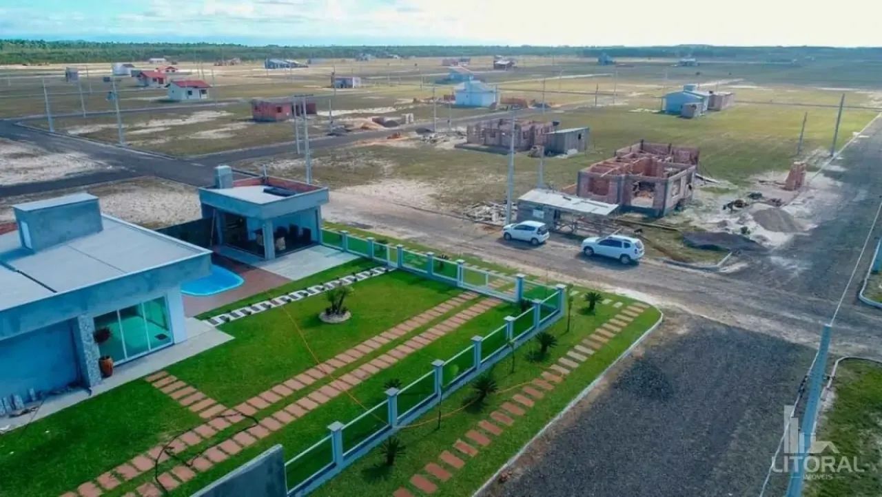 Três terrenos juntos a 300 metros do mar - Foto 2