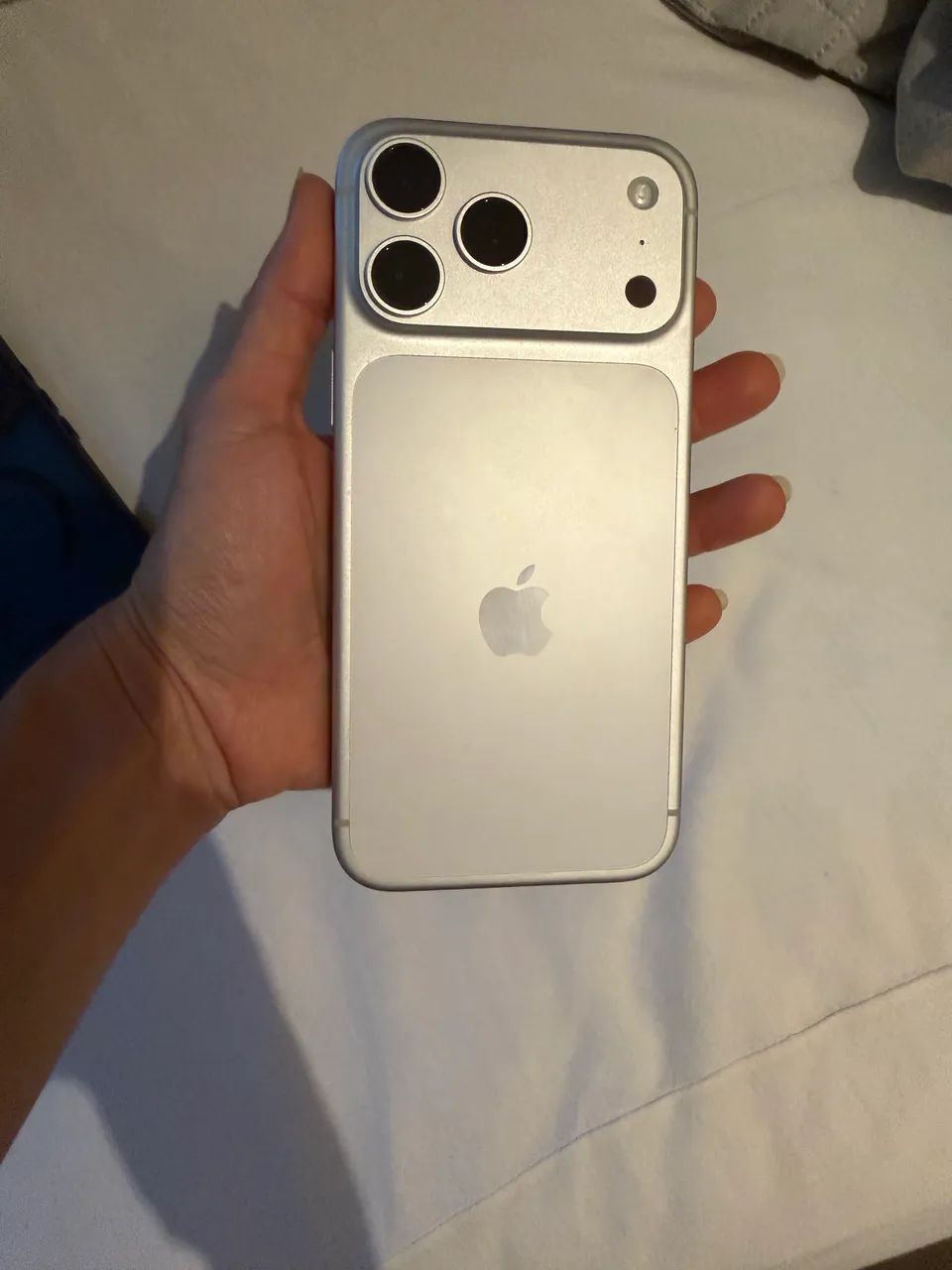 iPhone 17 pro Max 256Gb acompanha cabo original - Foto 2