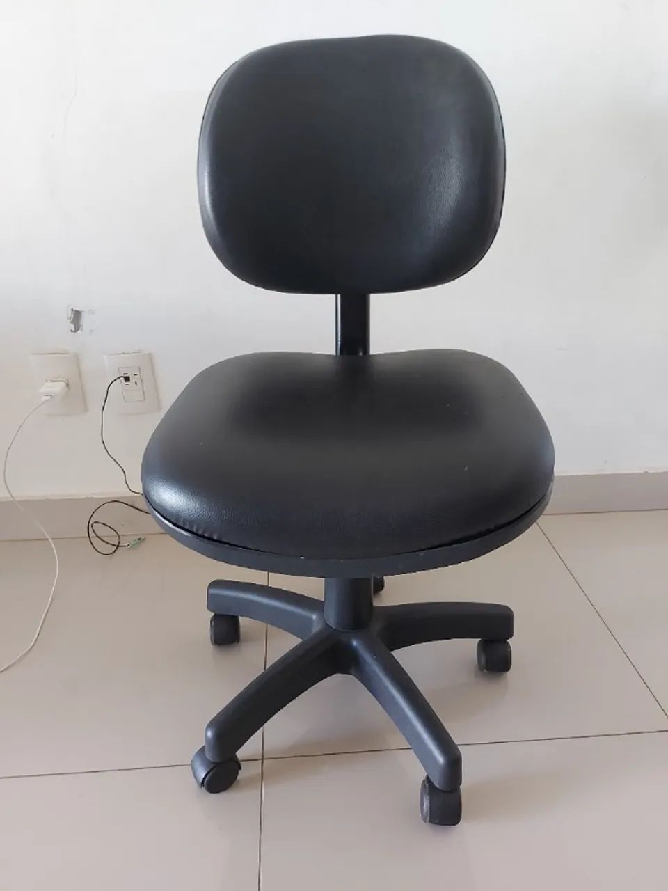 Cadeira giratória preta