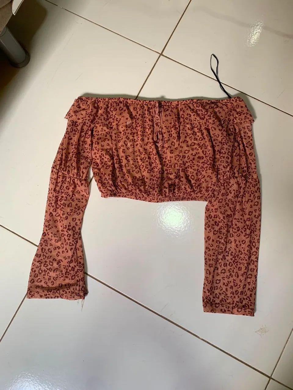 Blusa estampa oncinha estilo tomara que caia - Foto 2