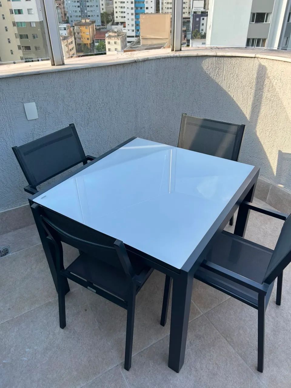 Mesa de Jardim Extensível com 4 cadeiras 