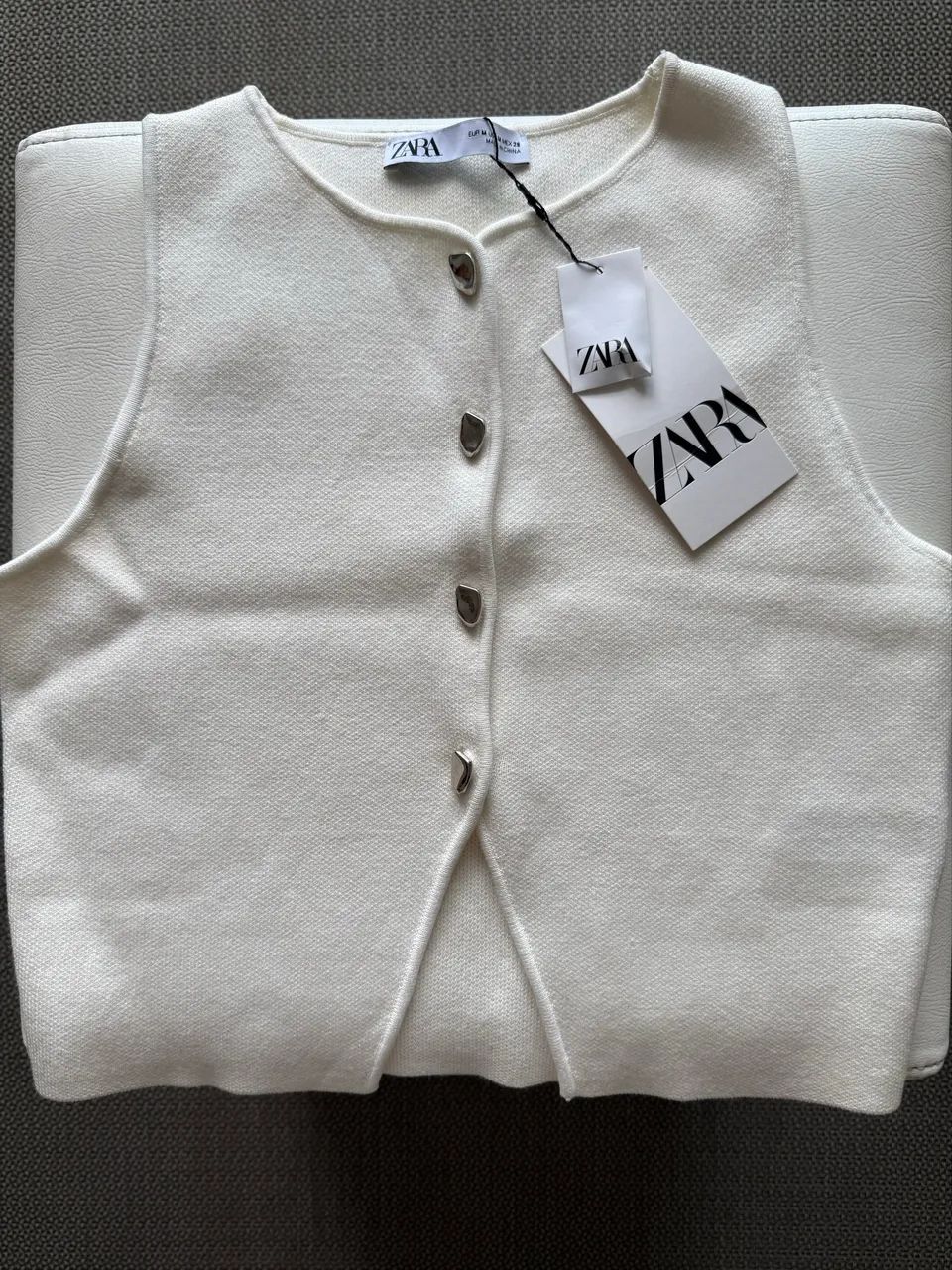 Colete Off-White Zara