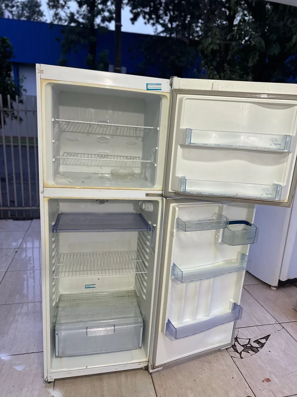 Geladeira Bem grande Duplex De 460 litros - Foto 2