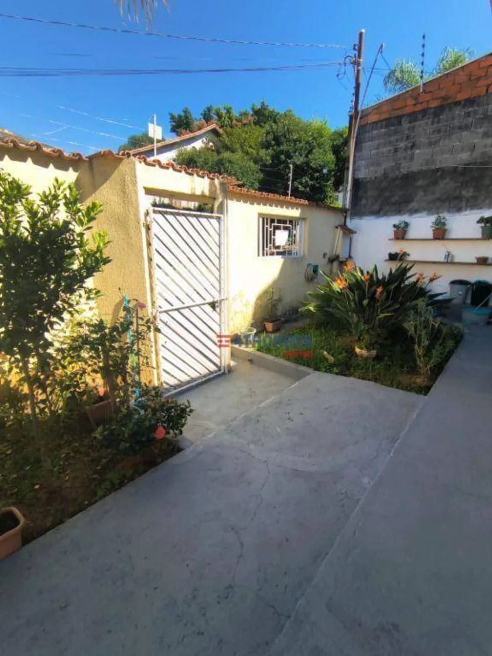 Casa Térrea com área externa pavimentada e jardim - Foto 4