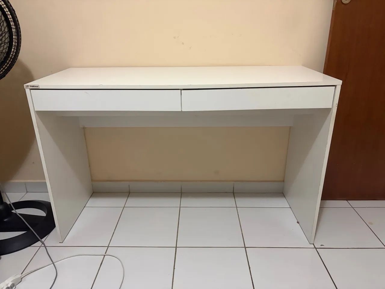 Escrivaninha branca à venda