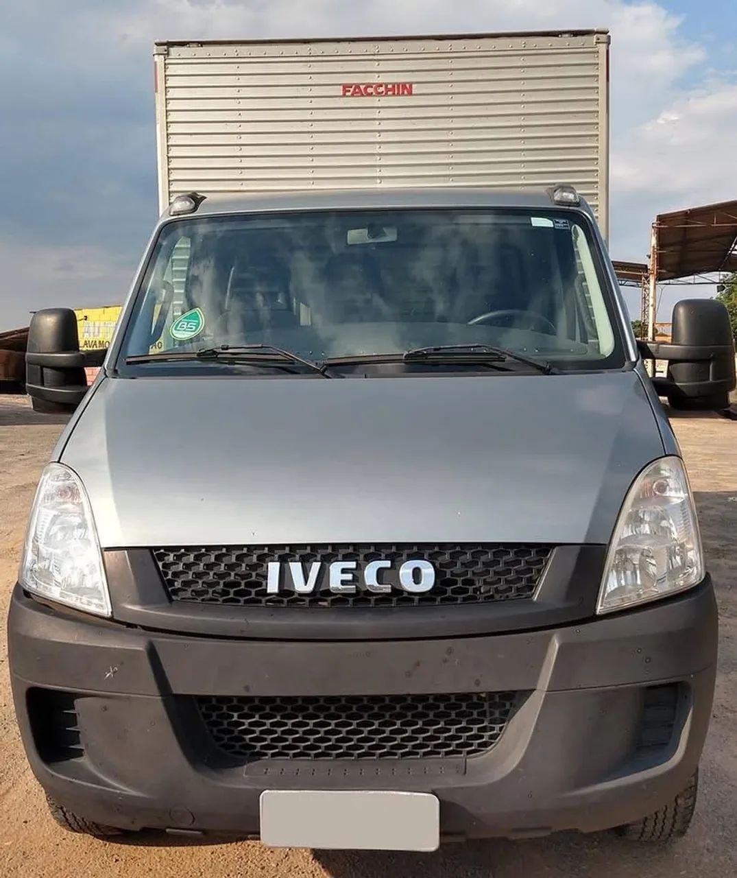 IVECO 35s14 BAÚ 2014 - Foto 2