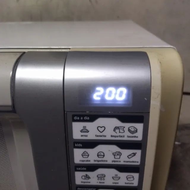 Microondas Midéa 30 litros com Grill 127V - Impecável Funcionando Perfeitamente - Foto 3