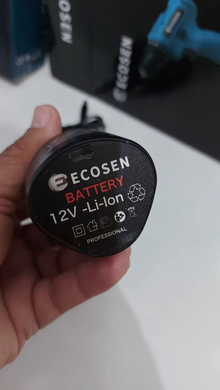 Parafusadeira e furadeira 2 baterias 12 VOLTS  - Foto 6