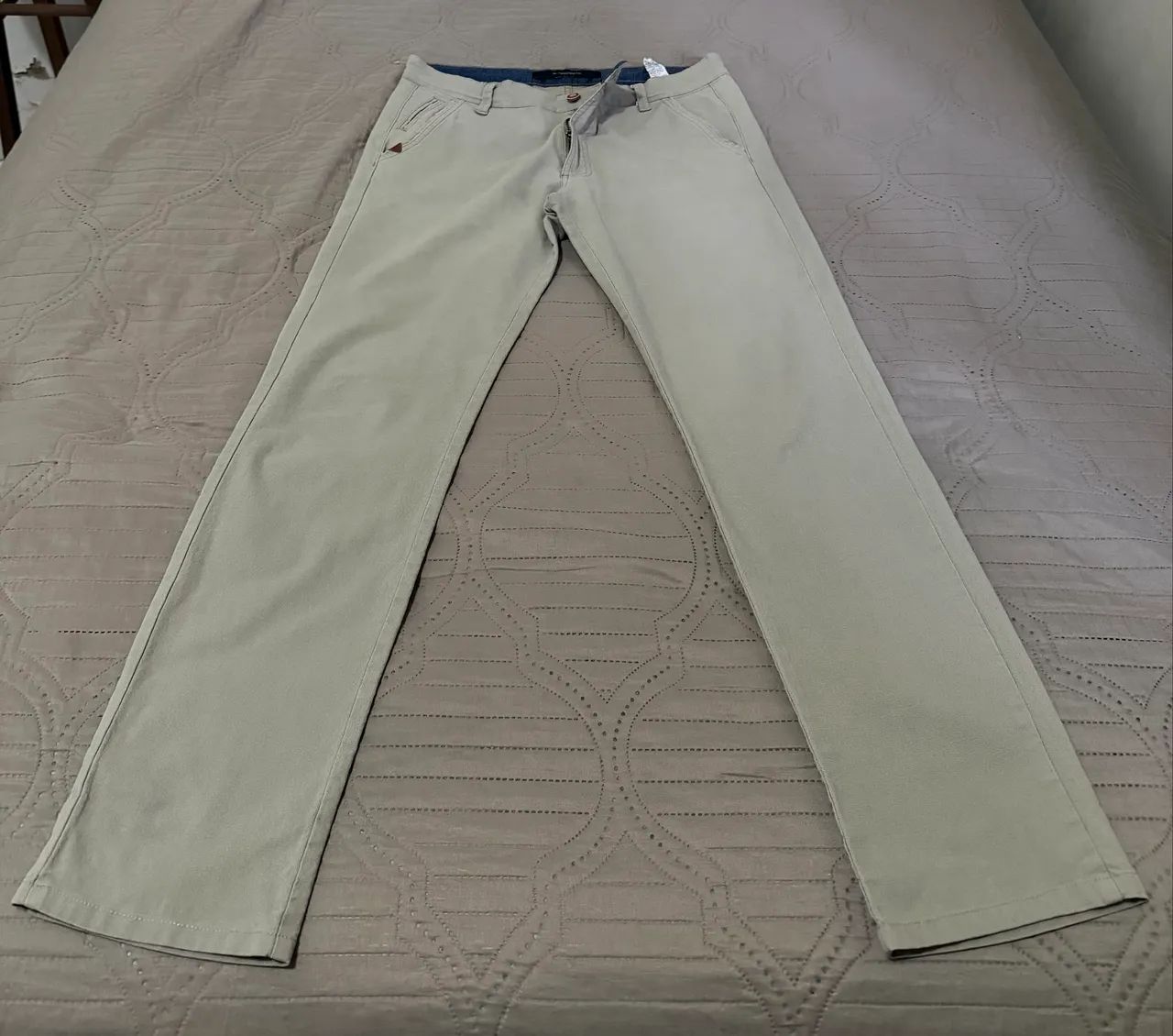 Calça de sarja Damyller (44) - bege - Foto 2