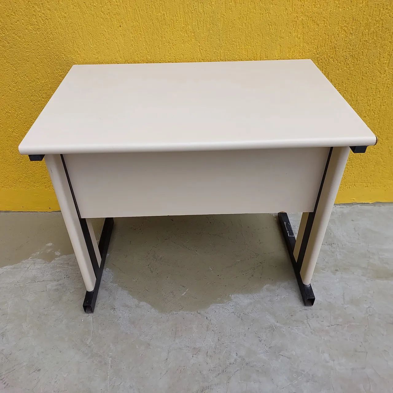 Mesa escritório 90x60cm bege - Foto 3