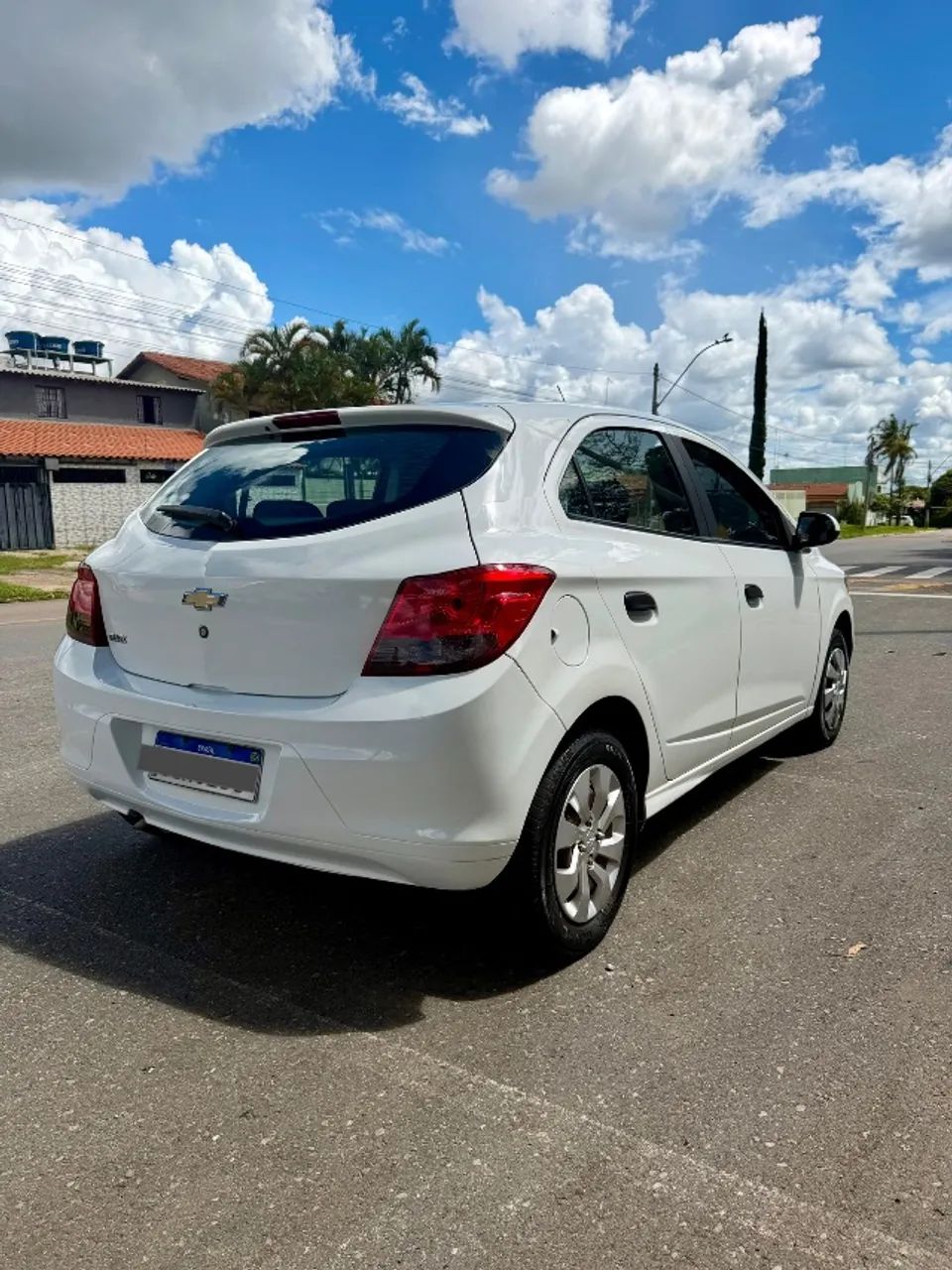 Chevrolet Onix JOY Hatch 1.0 8V Flex Mec. 4P 2019 - Foto 2