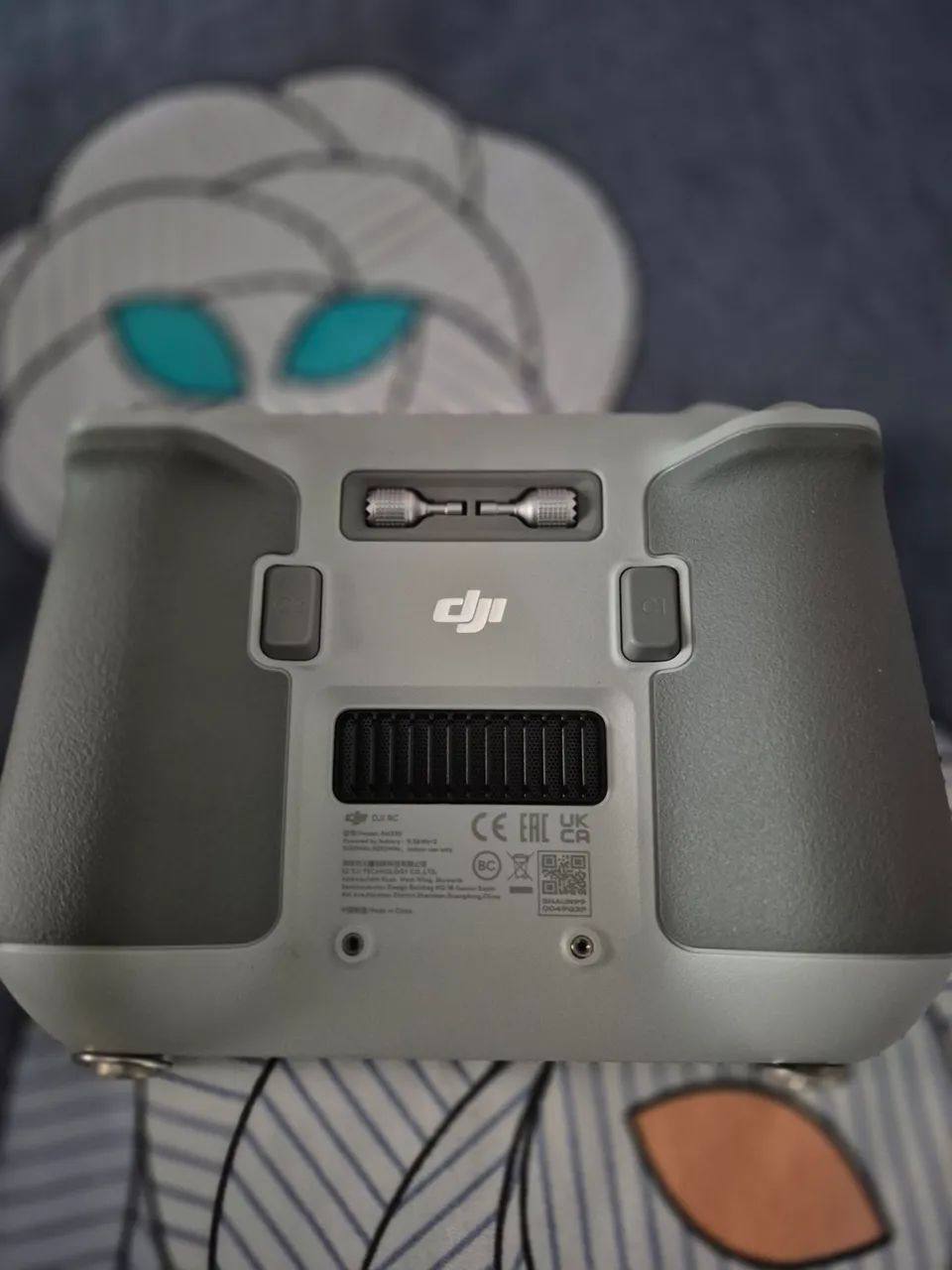 Vendo controle tela .maleta e protetor de gimbal e protetor de helice mini 3  - Foto 3