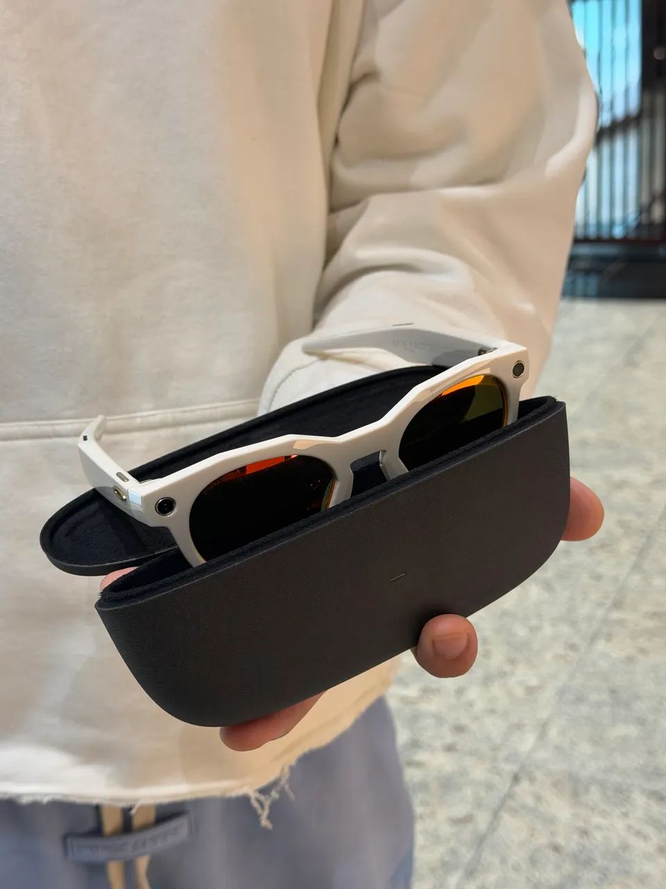 Óculos Inteligentes Oakley Meta HSTN Prizm Cinza com Lentes Laranja - Foto 3