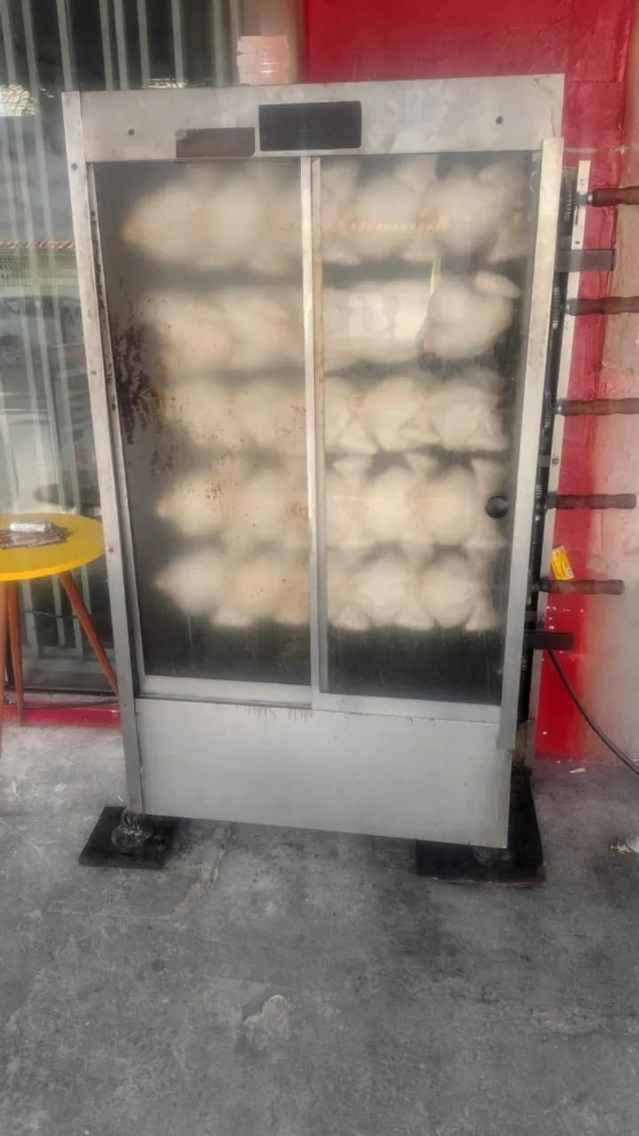 Máquina de galeto 6 espetos