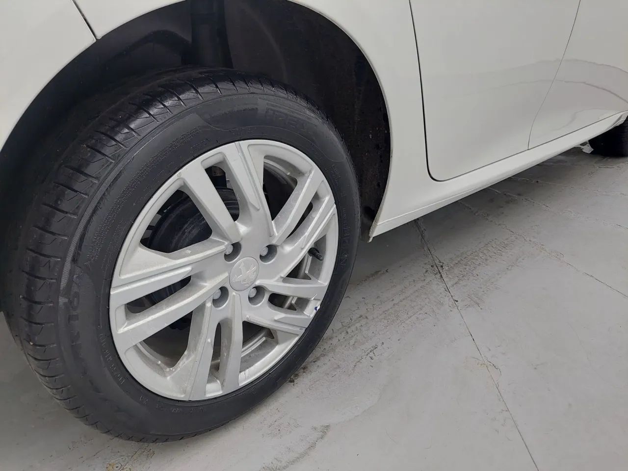 Peugeot 208 Active 1.6 Flex 16V 5p Aut., foto 14 de 18